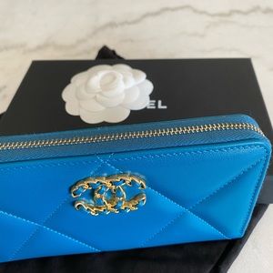 BRAND NEW CHANEL WALLET